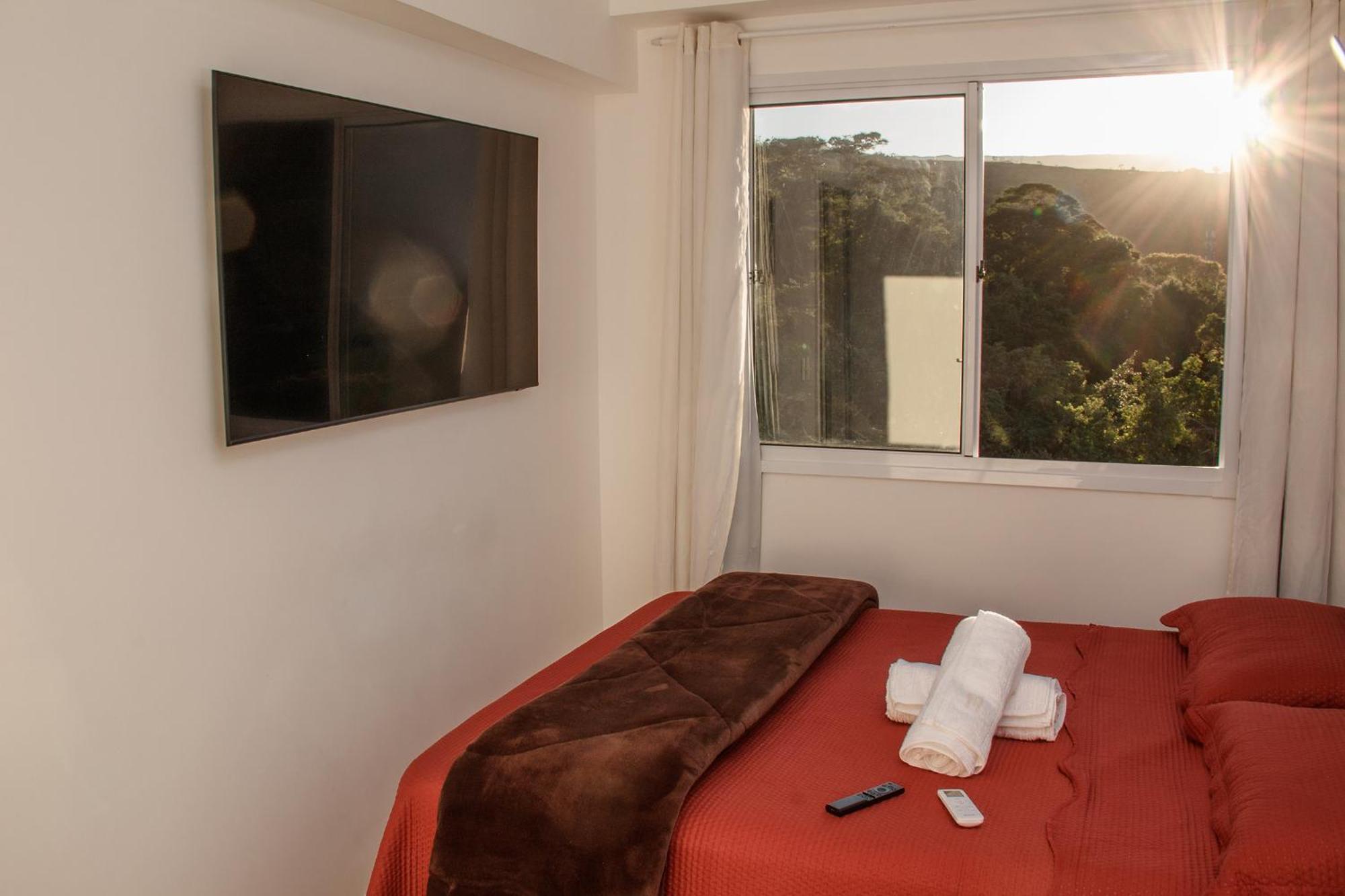 Flat, De Frente Mercado Rede Economia, Com Vista Montanhas * Petrópolis
